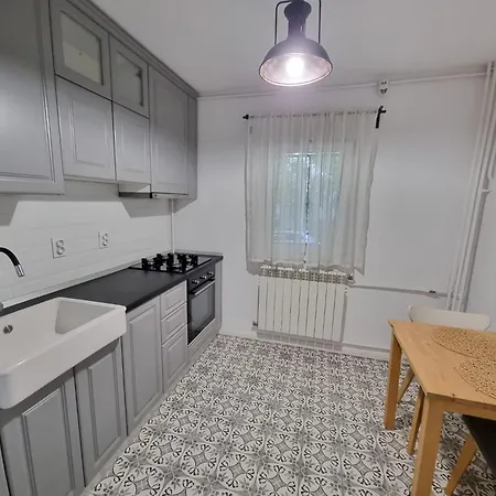 Great 1-st Floor In The Appartement Boekarest